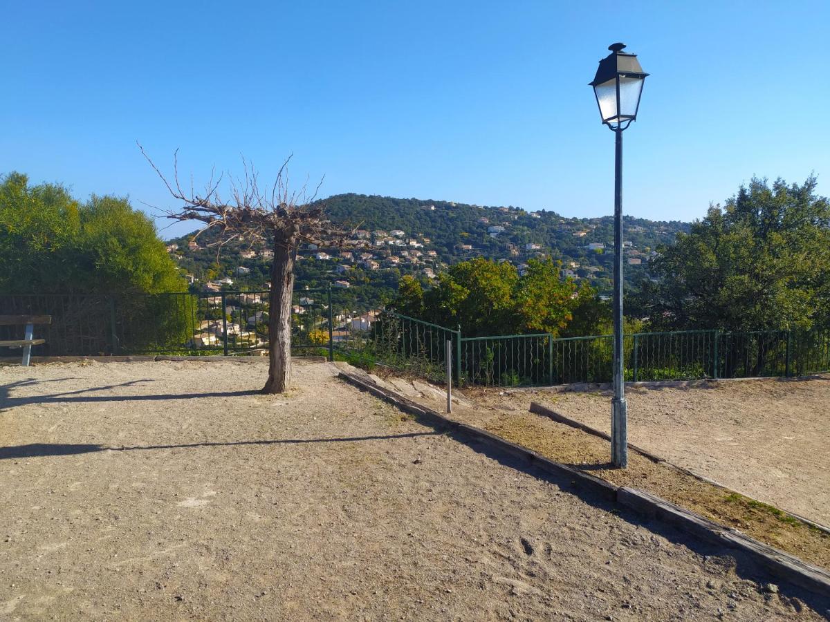 Vacance Location Mer Piscine Var Sud Terrasse Ле Исамбр Екстериор снимка